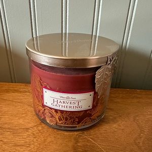 Bath and body works three wick harvest gathering candle